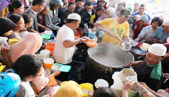 Meski Beda Agama, Dampak Fenomena War Takjil Pada Perekonomian dan UMKM Positif. (Foto: Dampak Fenomena War Takjil Pada Perekonomian)
