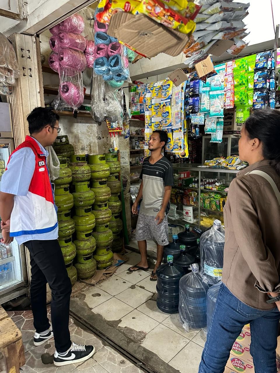 Pertamina Tambah Stok LPG 3 Kg di Sumbawa jelang Lebaran. (Foto: Dok. Pertamina)