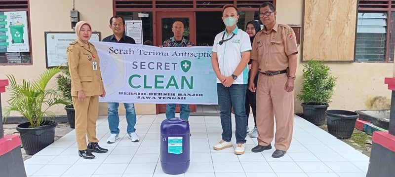 Peduli Banjir, Emiten Kosmestik (VICI) Kirim 500 Liter Cairan Antiseptik ke Semarang (Foto Dok VICI)