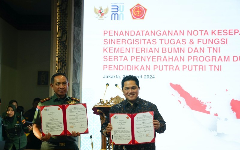 Menteri BUMN Erick Thohir dan Panglima TNI Agus Subiyanto (Kementerian BUMN)