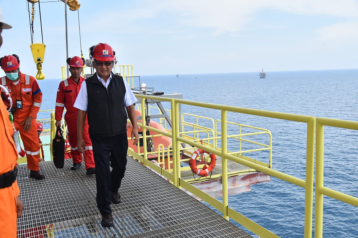 Berkunjung ke Cirebon, Menteri ESDM Minta PHE Optimalkan Produksi Migas ONWJ. (Foto: Dok. Kementerian ESDM)