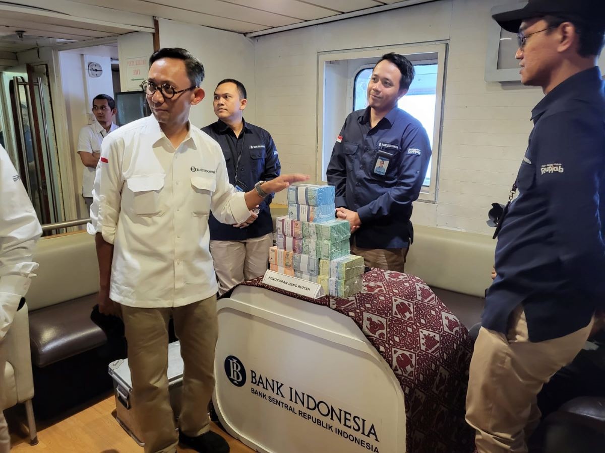 BI Perluas Layanan Penukaran Uang di Kapal Fery Rute Bakauheni-Merak. (Foto: Dok. Bank Indonesia)