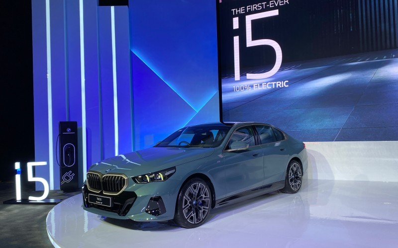 Mobil listrik BMW i5 (M Fadli Ramadan/MPI)