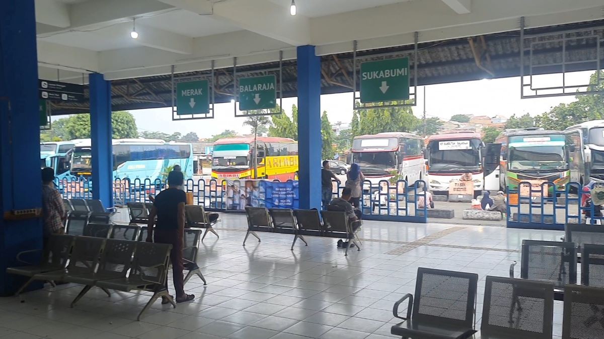 Terminal Kampung Rambutan Terpantau Sepi jelang H-7 Puncak Arus Mudik. (Foto: M.Farhan/MNC Media)