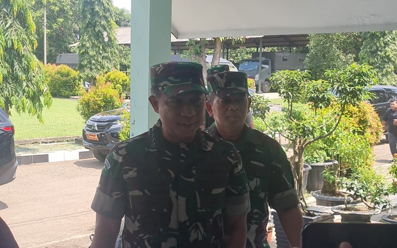 Panglima TNI Jenderal TNI Agus Subiyanto membentuk satuan investigasi untuk mengusut peristiwa kebakaran gudang peluru. (Jonathan Simanjuntak/MPI)