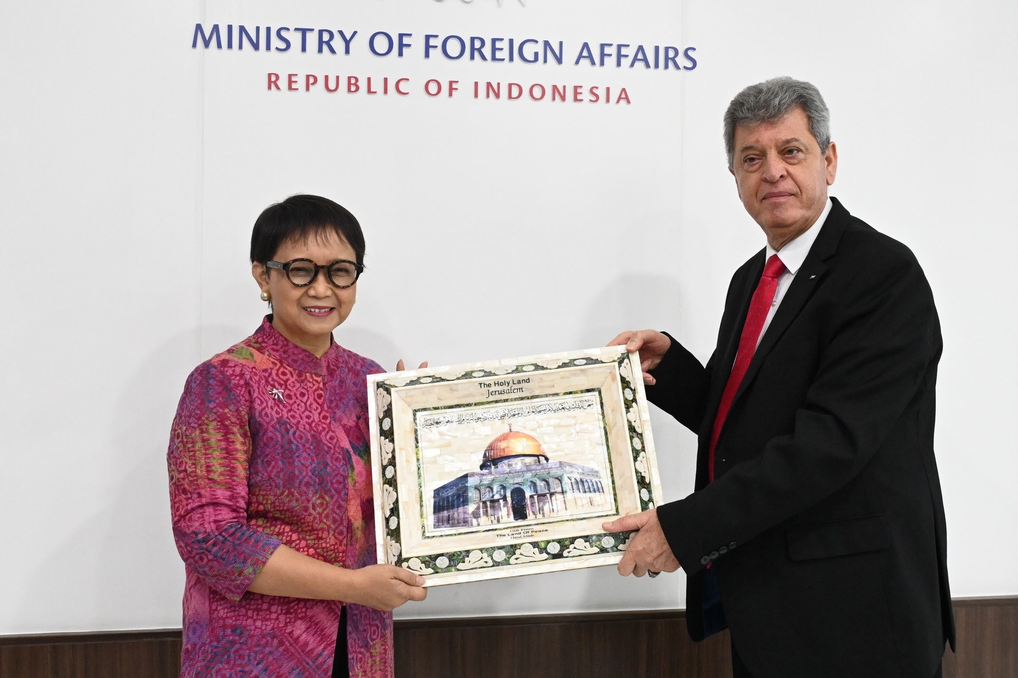 Konsisten Perjuangkan Palestina, Menlu Retno Terima Penghargaan dari Negara-Negara Arab. (Foto: Kemlu)