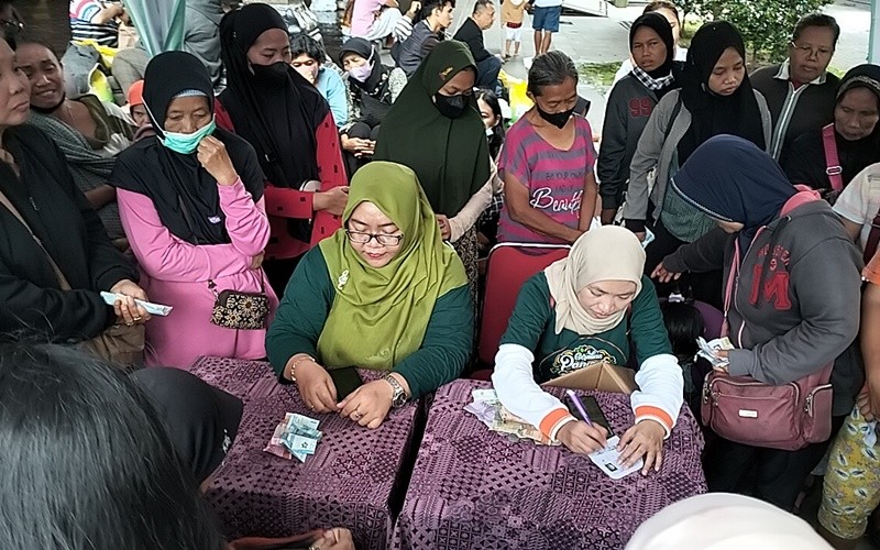 Pemkot Solo menggelar pasar murah jelang Lebaran (Romensy August/MNC Media)
