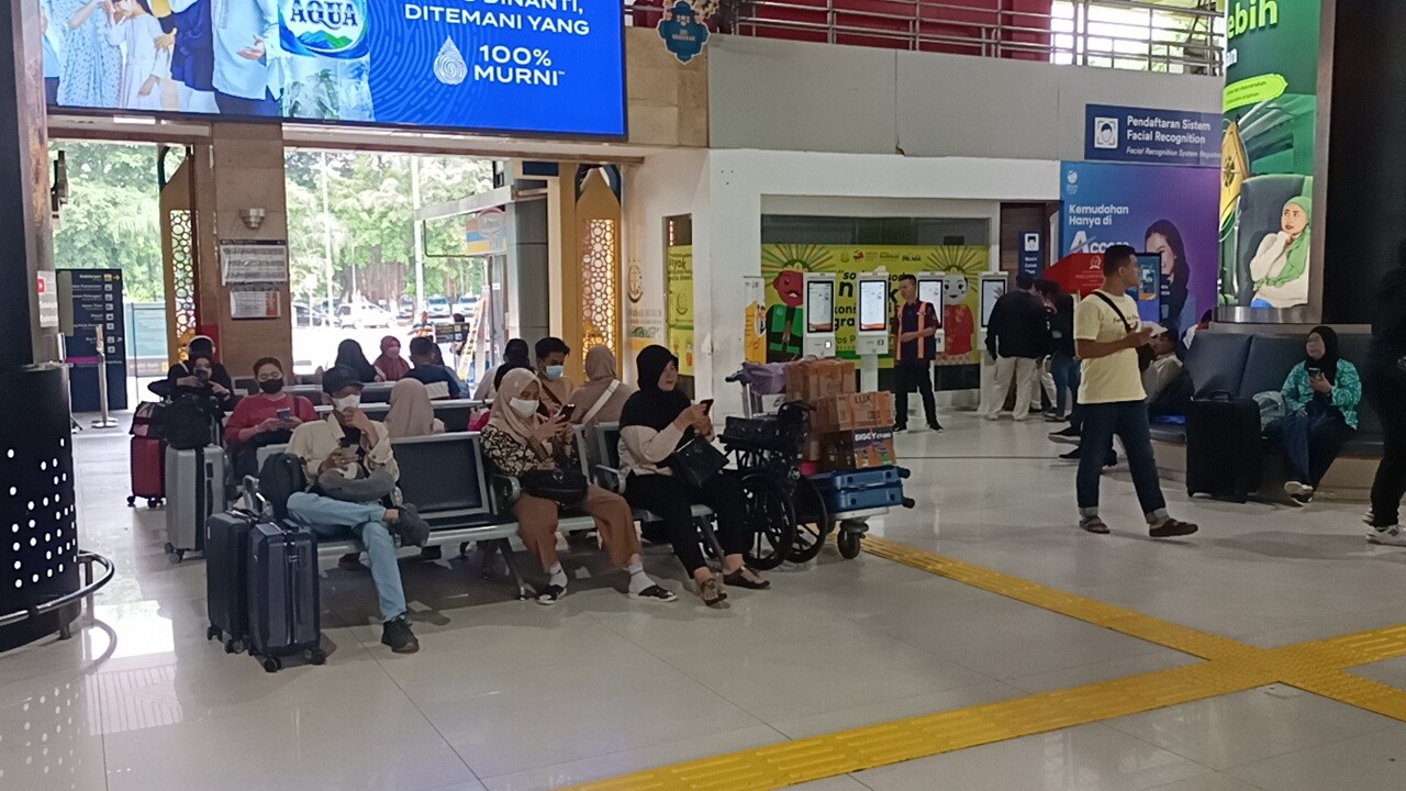 H-6 Lebaran, 17.522 Pemudik Berangkat dari Stasiun Gambir. (Foto Refi Sand i/MPI)