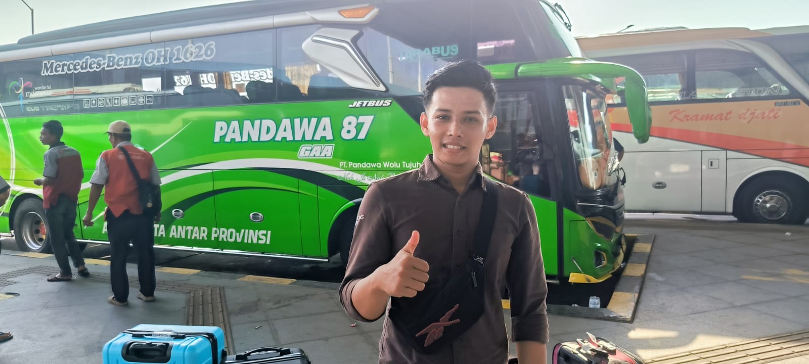 Bus Sumatera Terjebak Macet, Penumpang Terlantar Lima Jam di Terminal Pulo Gebang  (foto: MNC Media)