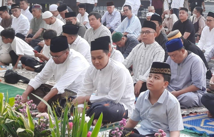 Menko PMK Salat Idul Fitri di Kantor PP Mummadiyah Menteng. (Farhan/MNC Media)