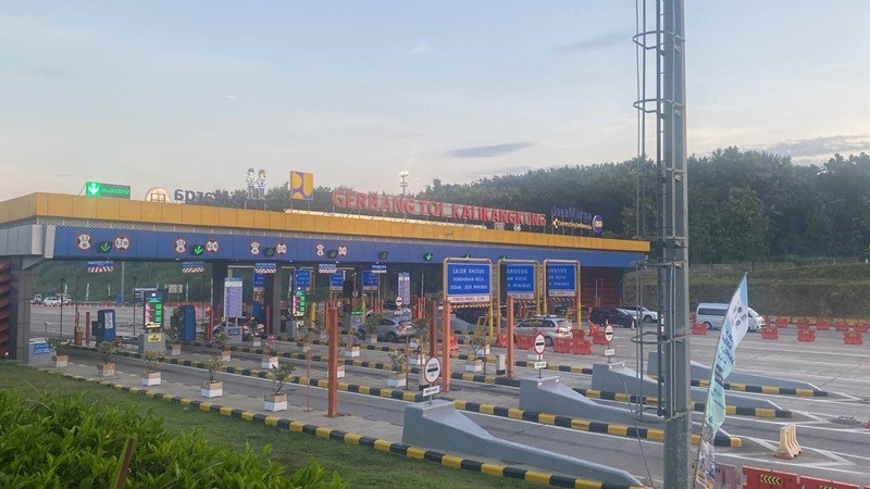 Skema One Way Ditunda, Tol Kalikangkung hingga Cikampek Masih Dua Arah. (Foto: MNC Media)