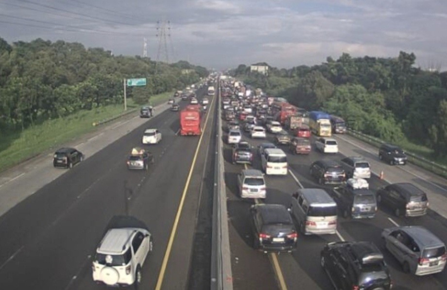Arus Balik Lebaran, Tol Layang MBZ dan Cikampek Mulai Dipadati Kendaraan Pagi Ini (FOTO:Jasa Marga)