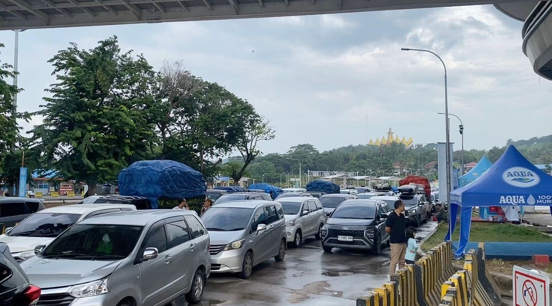 ASDP Catat Jumlah Penumpang Kapal yang Menyeberang lewat Pelabuhan Bakauheni Naik 9 Persen (FOTO:MNC Media)
