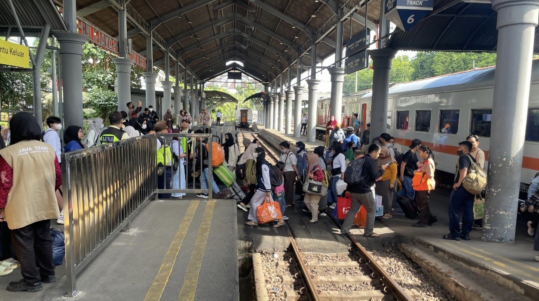 Penumpang di KAI Daop Surabaya 8 Masih Tinggi Pasca Arus Balik Lebaran  (FOTO:Dok Ist)
