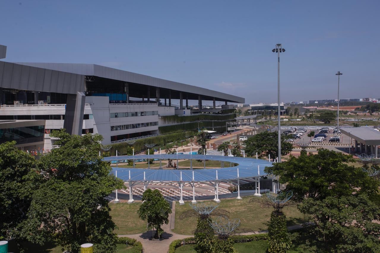 Gunung Ruang Erupsi, AirNav Indonesia: Bandara Sam Ratulangi Manado Ditutup. (Foto: MNC Media)