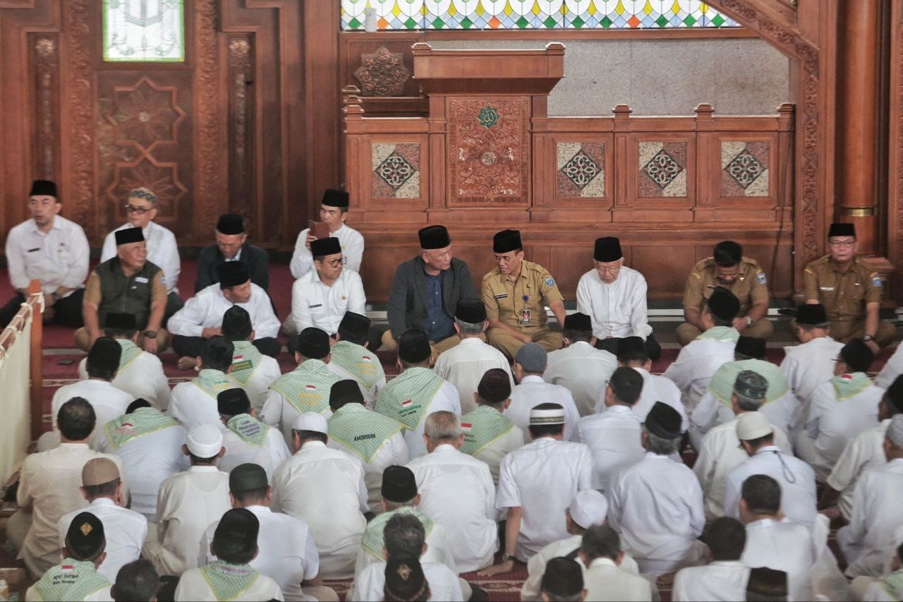 Calon Jamaah Haji asal Kota Bandung Capai 2.517 Orang, Siap Berangkat 11-13 Mei 2024. (Foto: Agung Bakti/MNC Media)