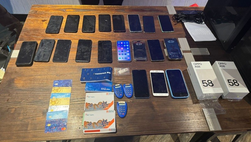 Polisi Tetapkan Empat Tersangka Judi Online Beromzet Rp1 Miliar Sebulan (foto riana)