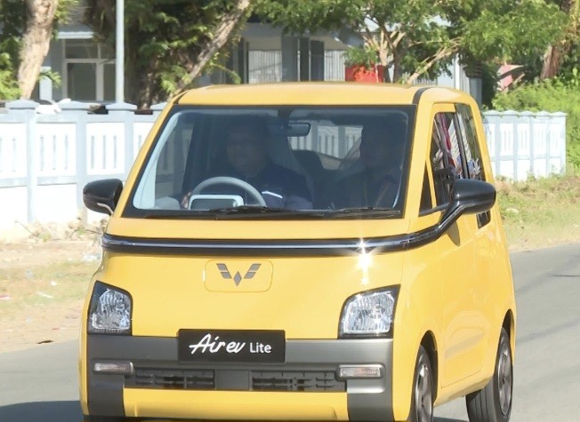 Dorong Pendidikan Vokasi, Jokowi Beri Mobil Listrik ke SMK Negeri 1 Rangas (FOTO:Dok Ist)