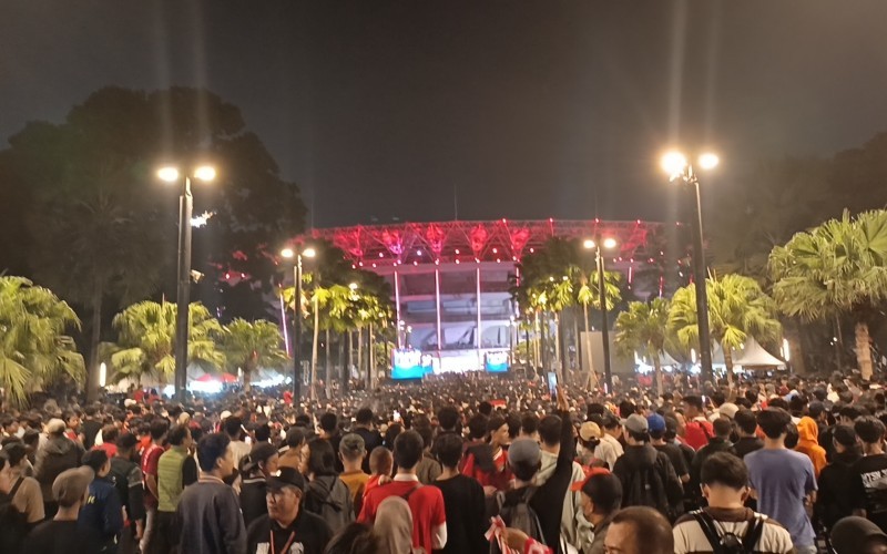 Suasana nobar semifinal AFC U-23 di Plaza Utara GBK, Jakarta Selatan (Nur Khabibi/MPI)
