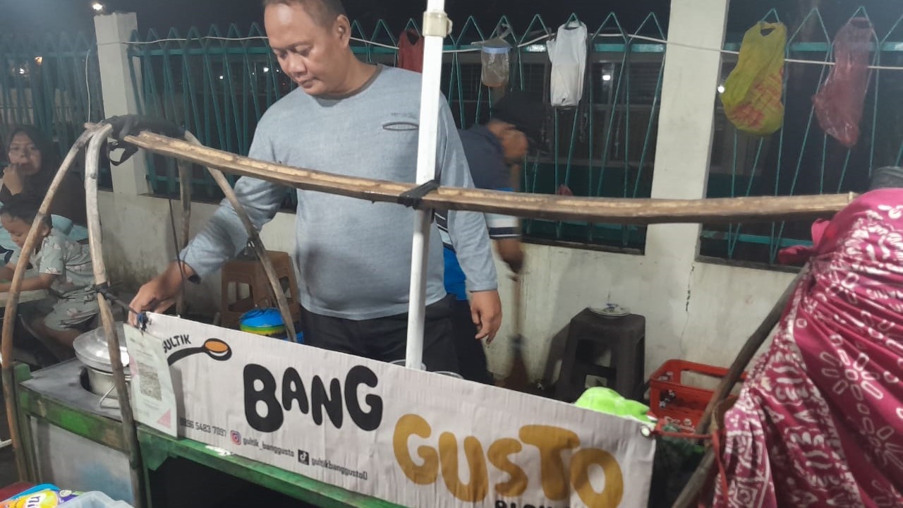 Menatap Senjakala Pedagang Angkringan Gultik di Bulungan (foto: MNC Media)