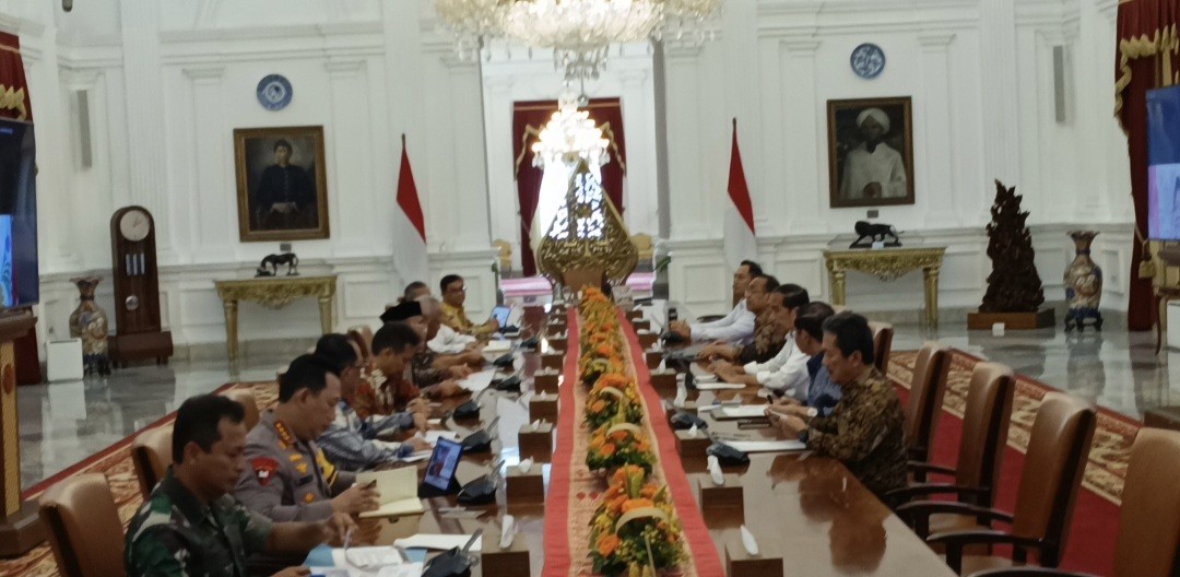 Relokasi Penduduk Terdampak Erupsi Gunung Ruang, Jokowi Minta AHY Lakukan Ini (FOTO:Dok Ist)