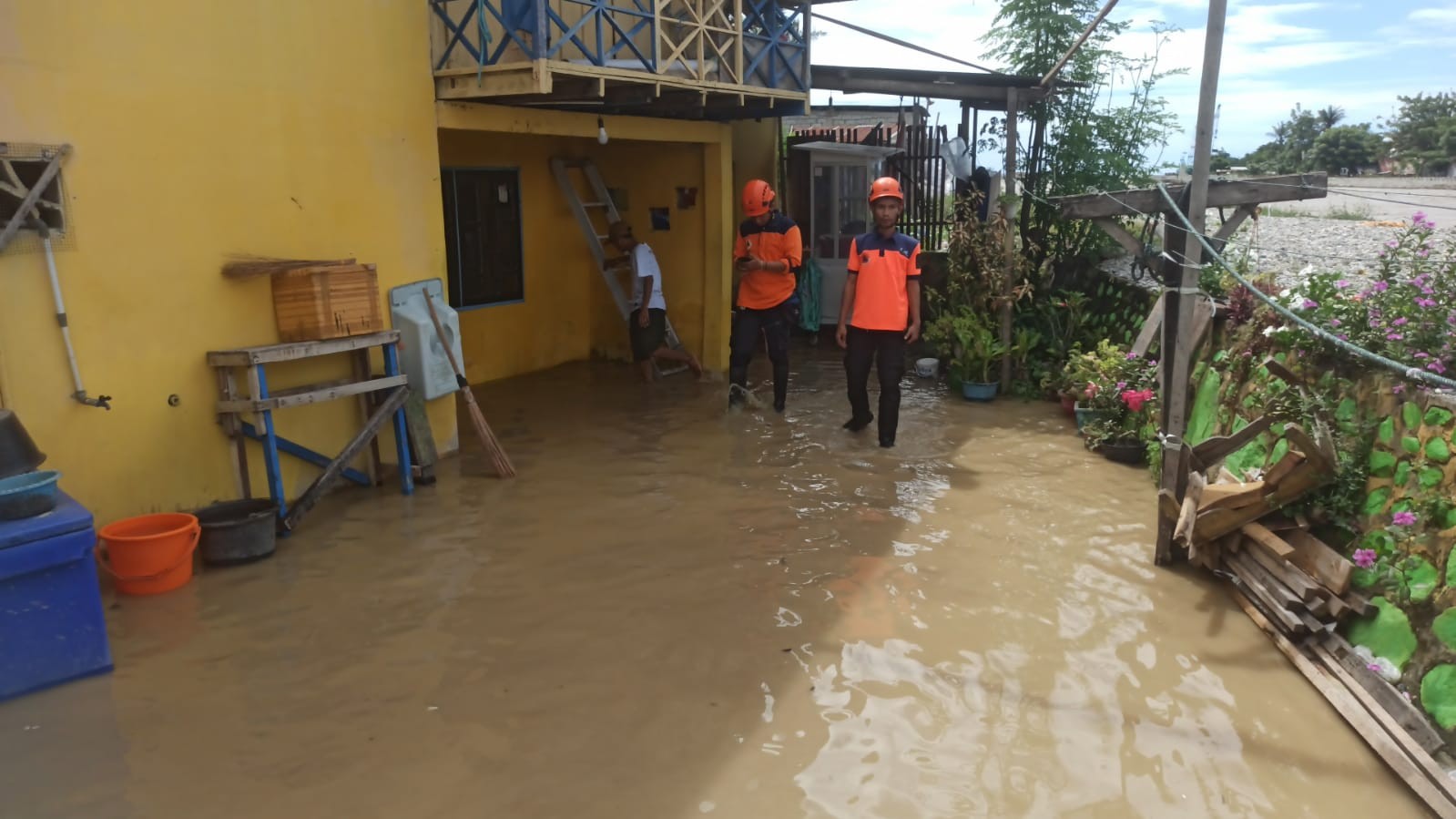 BNPB Sebut 180 Rumah dan 239 Kepala Keluarga Terdampak Banjir di Palu. (Foto: Dok. BNPB)