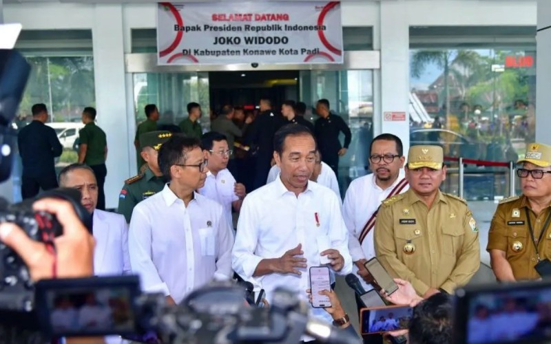 Presiden Jokowi saat melakukan kunjungan ke Badan Layanan Umum Daerah Rumah Sakit Konawe di Kabupaten Konawe, Sulawesi Tenggara (Setkab)