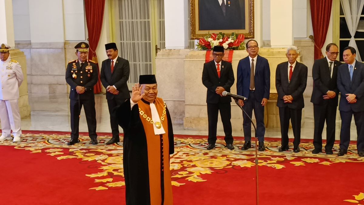 Jokowi Saksikan Pengucapan Sumpah Hakim Agung Suharto Jadi Wakil Ketua ...