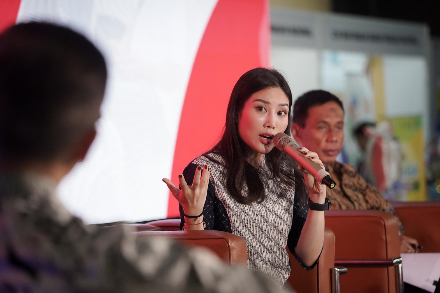 Co-CEO MNC Group, Angela Tanoesoedibjo menekankan pentingnya mendorong penguatan UMKM lewat edukasi dan literasi keuangan.