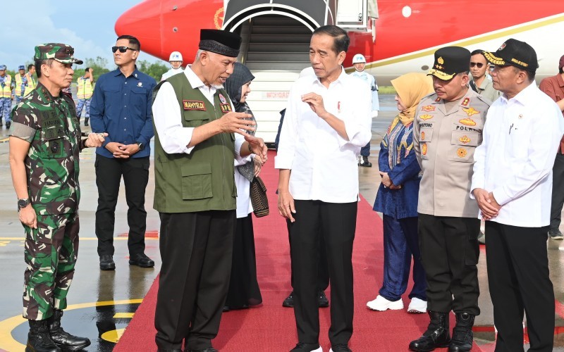 Presiden Jokowi tiba di Sumbar (Rus Akbar/MPI)