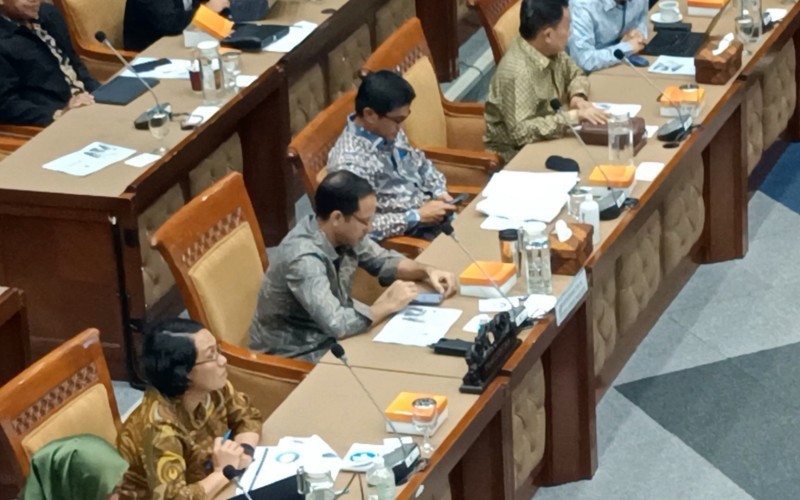 Menteri Pendidikan, Kebudayaan, Riset dan Teknologi  Nadiem Anwar Makarim saat raker bersama Komisi X DPR RI, Selasa (21/5/2024).