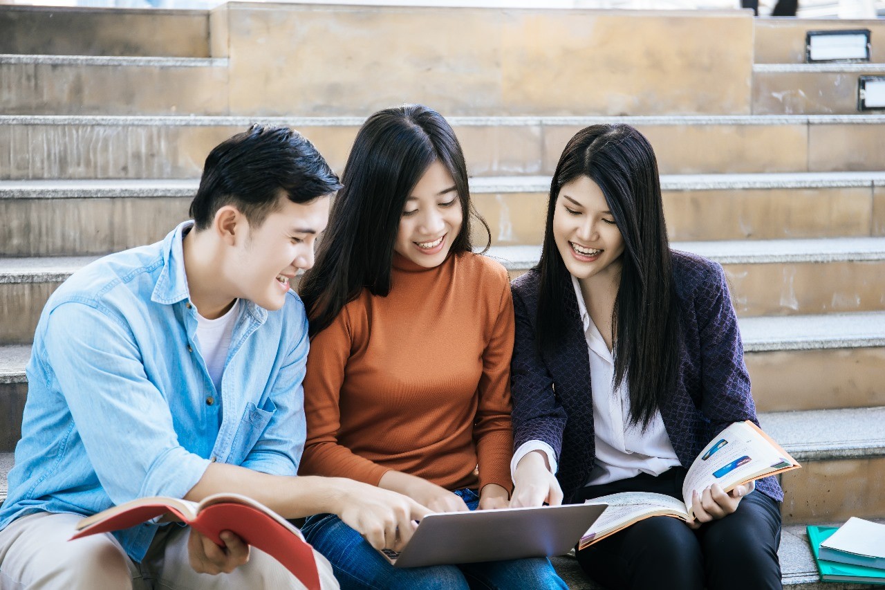 Dianggap Solusi UKT Mahal, Intip Deretan Negara yang Menerapkan Student Loan. (Foto: Freepik)