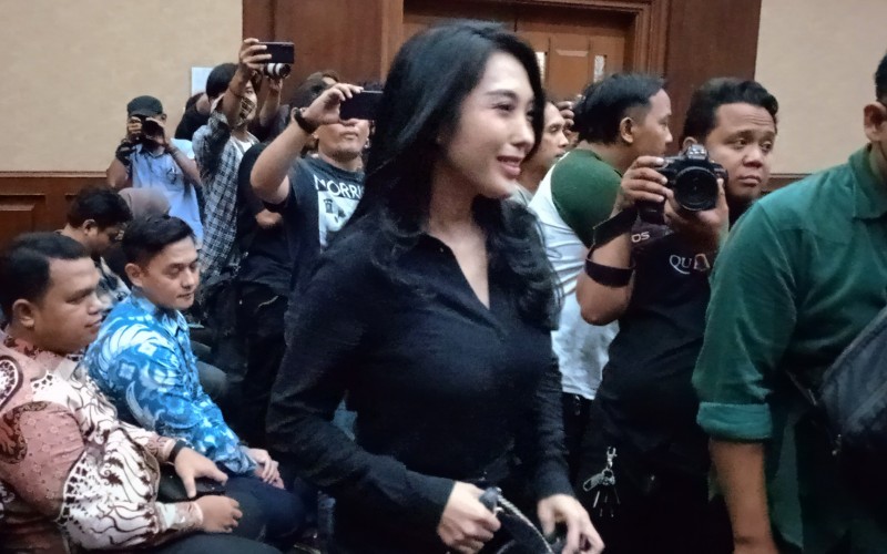 Pedangdut Nayunda Nabila Nizrinah menghadiri sidang lanjutan kasus gratifikasi dan pemerasan oleh mantan Mentan Syahrul Yasin Limpo.