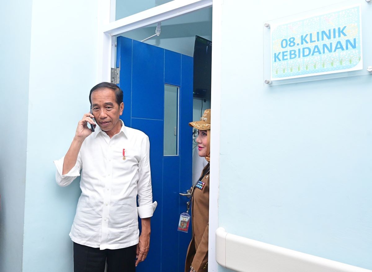 Jokowi Telepon Menteri PUPR saat Tinjau RSUD dr Sobirin, Ini Permintaannya. (Foto: Dok. Biro Pers Setpres)