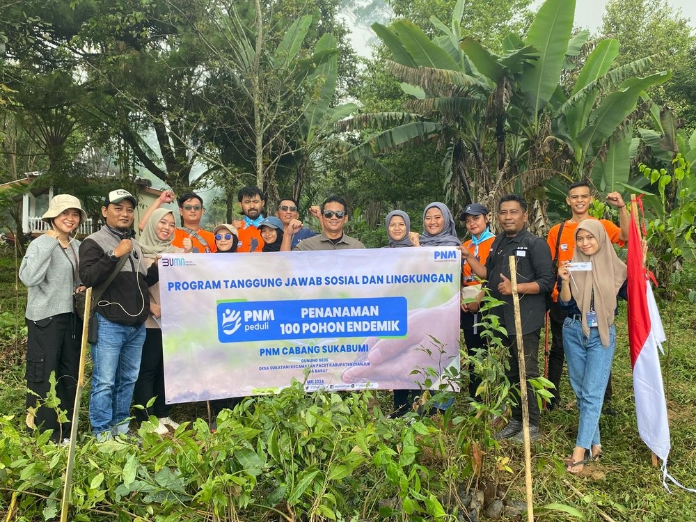 Rayakan HUT ke-25, PNM Cabang Sukabumi Tanam 100 Pohon Endemik. (Foto: MNC Media)