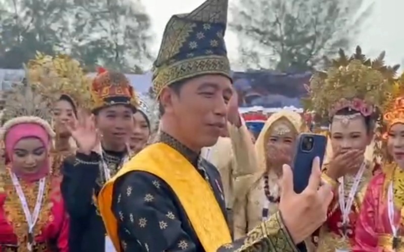 Presiden Joko Widodo saat nge-vlog (Instagram)