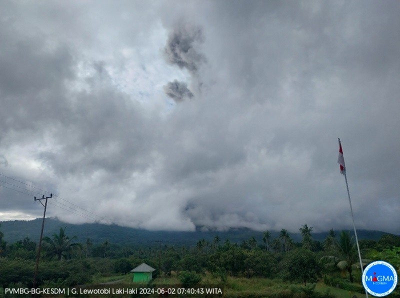 Gunung Lewotobi Laki-Laki Erupsi Lagi, Semburkan Abu Setinggi 700 Meter (foto ist)