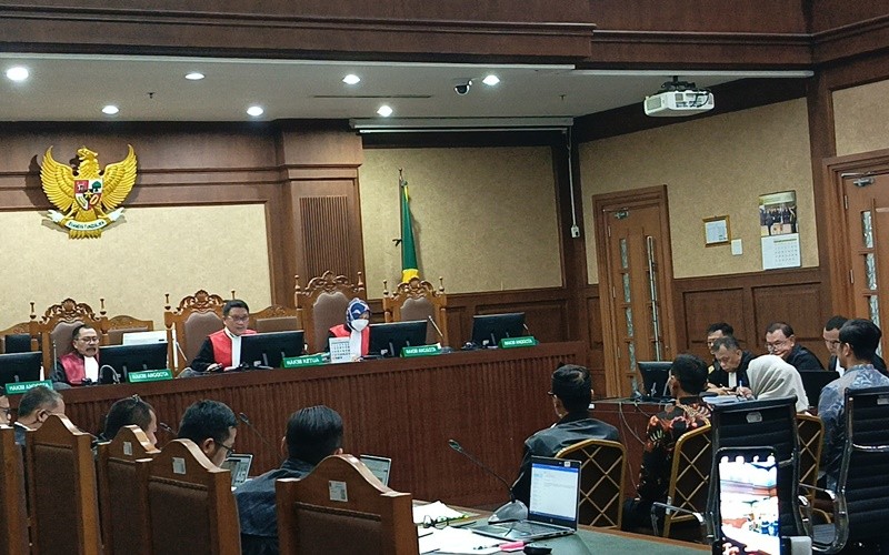 Kepala Rumah Tangga pada Rumah Dinas Widya Chandra, Sugiyatno saat menjadi saksi dalam sidang dugaan pemerasan dan gratifikasi di Kementan (MNC Media)