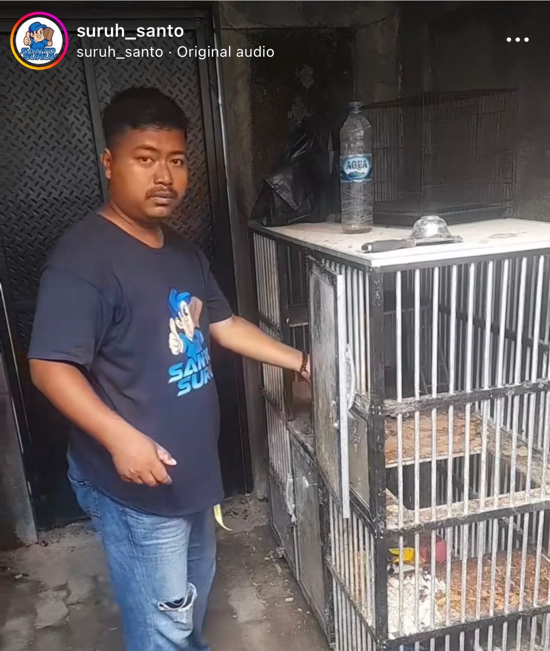 Mengintip Pendapatan Santo Suruh: Minta Tolong Apa Saja, Usir Tikus pun Bisa. (Foto: Instagram/Suruh_Santo)