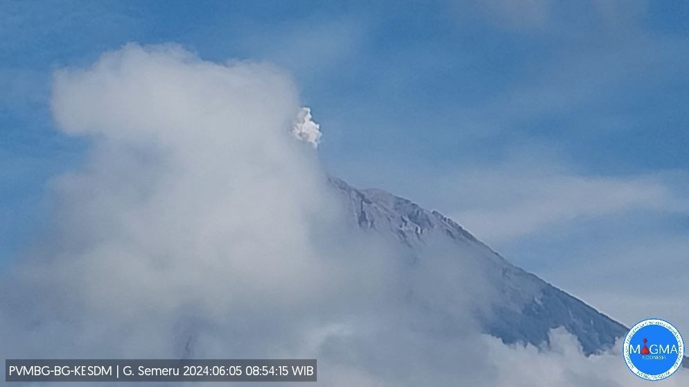Gunung Semeru Erupsi Tiga Kali Pagi Ini, Warga Diimbau Tak Beraktivitas Radius 5 Km. (Foto: Dok. PVMBG)
