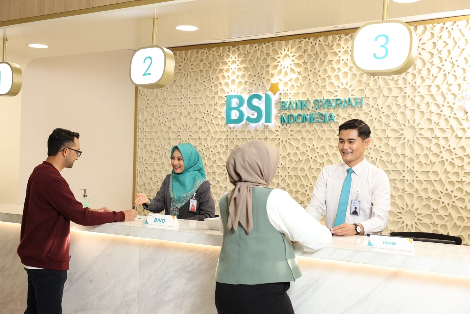 604 Cabang BSI (BRIS) di Seluruh Indonesia Layani Weekend Banking selama Juni 2024 (FOTO:Dok Ist)