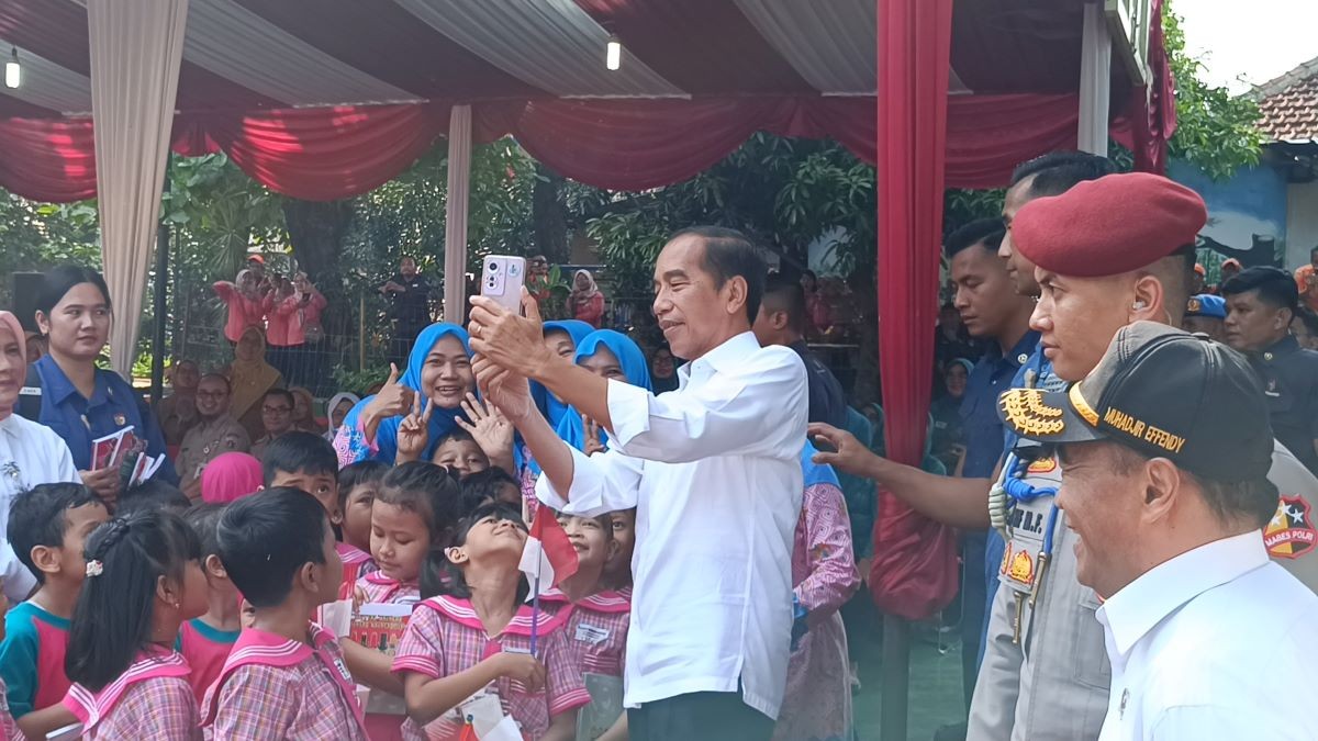 Jokowi Kunjungi Dua Posyandu, Komitmen Selesaikan Masalah Stunting. (Foto: Raka/ MNC Media)