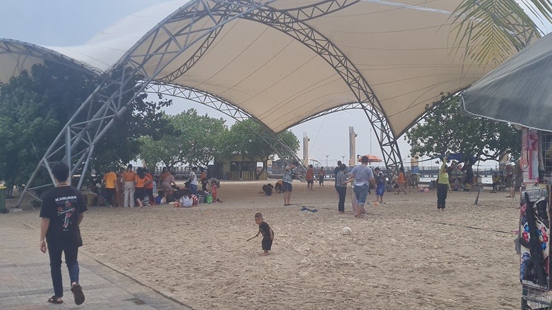 Libur Idul Adha, 5.000 Pengunjung Padati Ancol Sejak Pagi (foto jonathan simanjuntak)