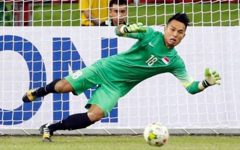 Kiper Timnas Singapura Dihujani Transferan Uang oleh Fans China. (Foto: MNC Media)
