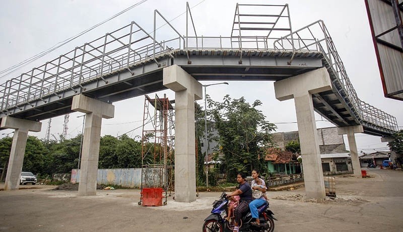 Tingkatkan Mobilitas Pengguna KRL, BPTJ Perpanjang Skybridge di Stasiun Bojonggede. (Foto: MNC Media)