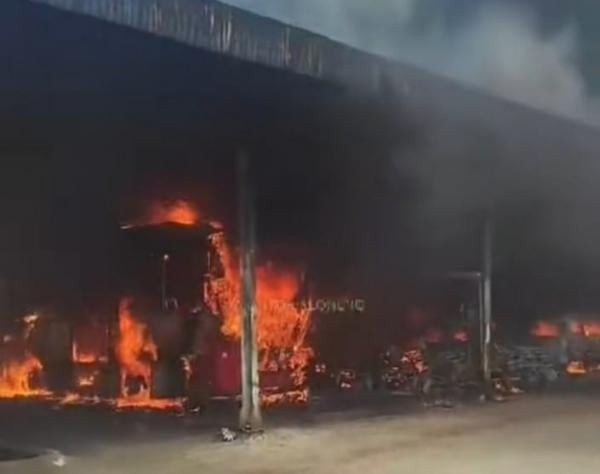 Perum Damri Investigasi Mendalam Terbakarnya Poos Bus di Surabaya. (Foto: MNC Media)