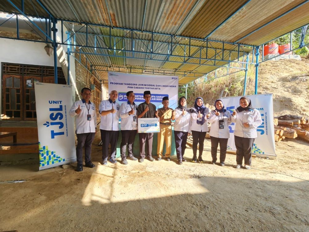 PNM Peduli Salurkan Bantuan Sarana Air Bersih di Dusun Ngreco. Foto: MNC Media.