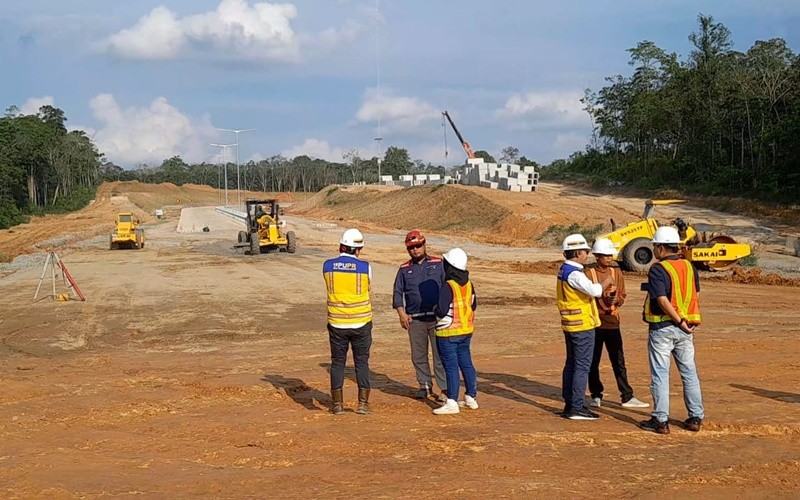 Pembangunan Jalan Tol Trans Sumatera  ruas Bayung Lencir-Tempino Seksi 3 tidak selesai sesuai target. (Azhari Sultan/MPI)