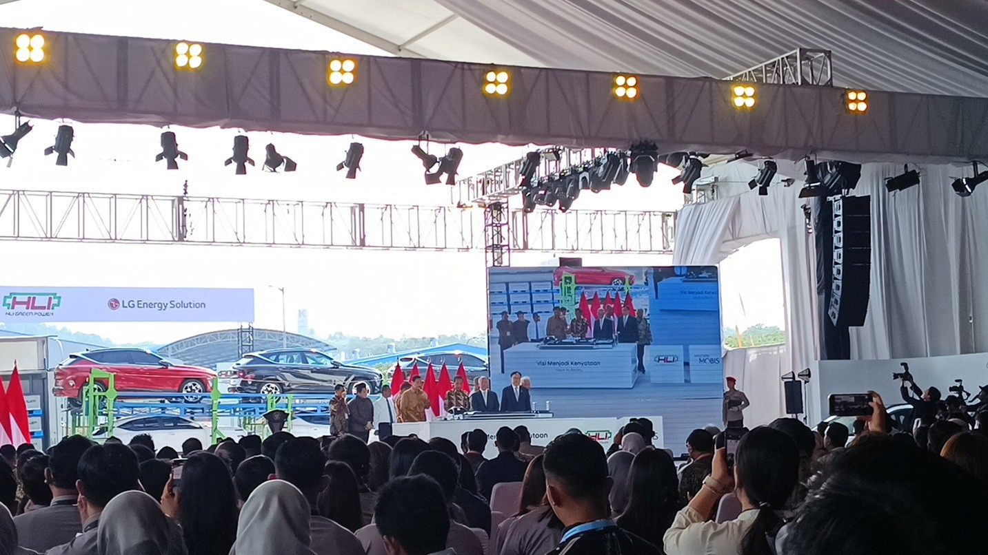 Resmikan Pabrik Baterai Kendaraan Listrik, Jokowi: Kita akan Jadi Pemain Global. (Foto Raka Dwi/MPI)