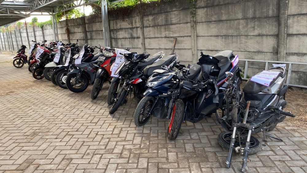 Motor Ringsek hingga Rangka Kendaraan Dijual di Rumah Lelang, Ada Peminatnya? Foto: MNC Media.